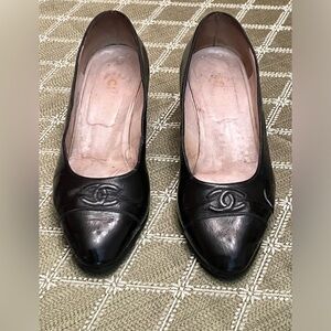 Authentic rare Chanel black leather pumps. Size 8